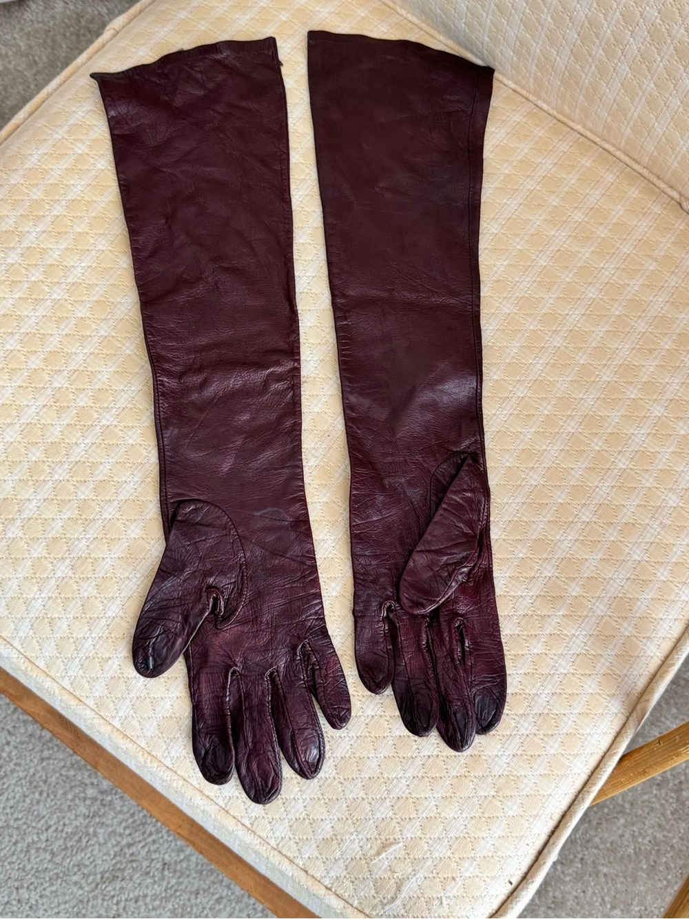 🔹 Burgundy Leather Opera Gloves – Long Over-the-Elbow - Picture 4 of 8
